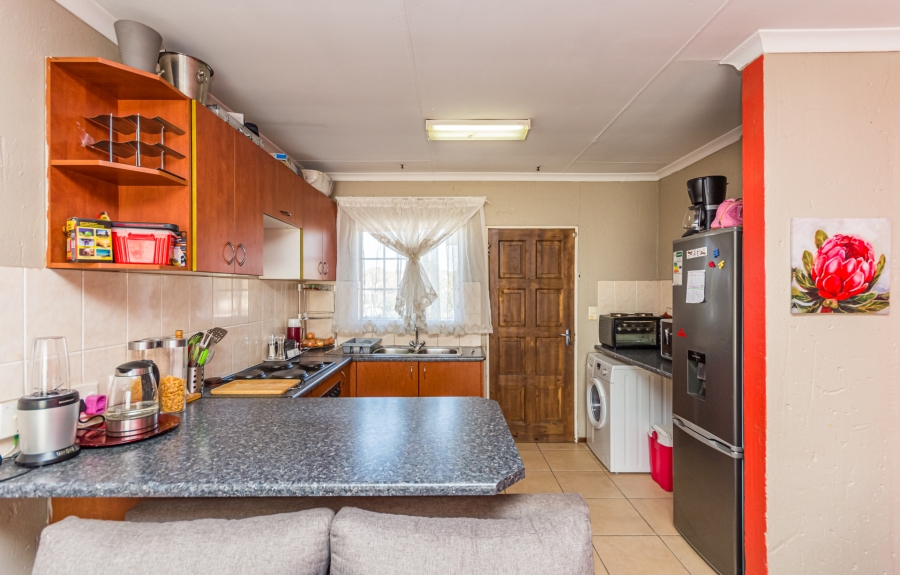 2 Bedroom Property for Sale in Heuwelsig Estate Gauteng