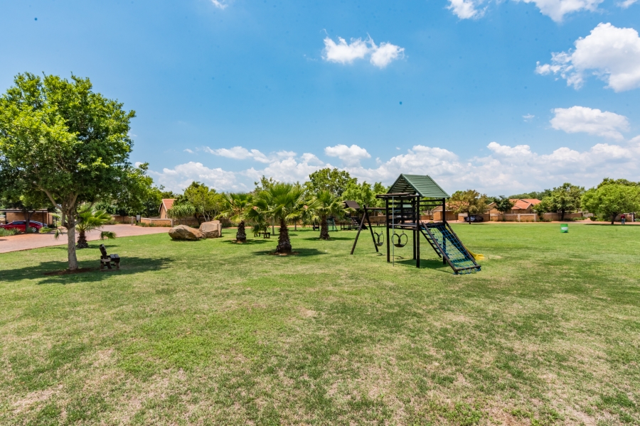 2 Bedroom Property for Sale in Heuwelsig Estate Gauteng
