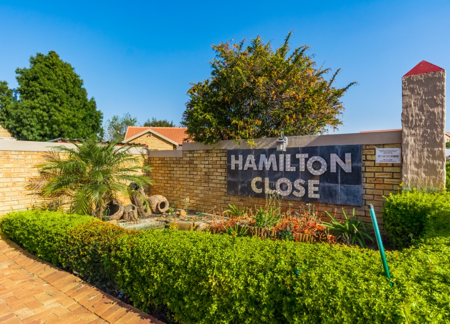 2 Bedroom Property for Sale in Heuwelsig Estate Gauteng