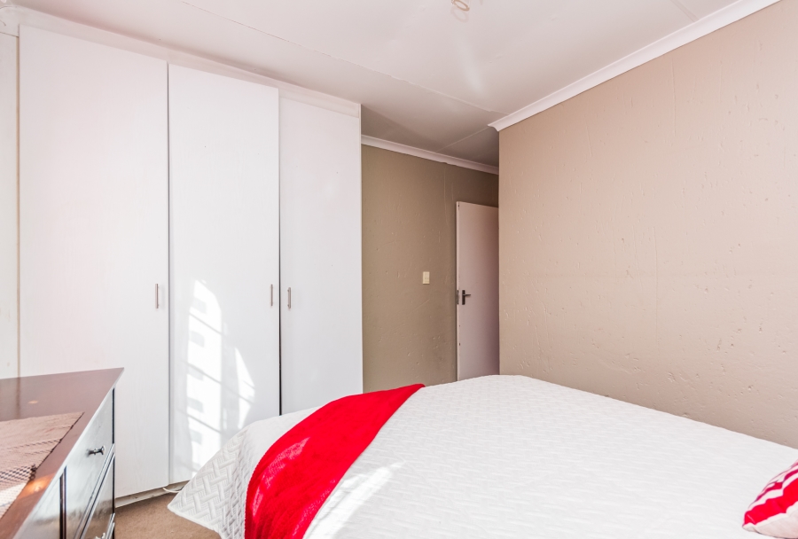 2 Bedroom Property for Sale in Heuwelsig Estate Gauteng