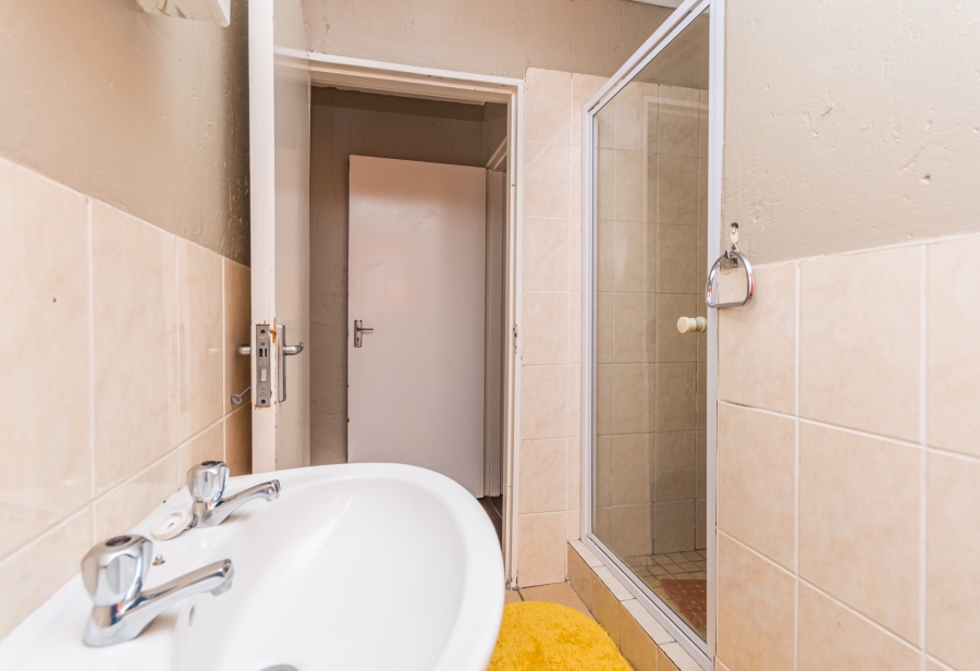 2 Bedroom Property for Sale in Heuwelsig Estate Gauteng