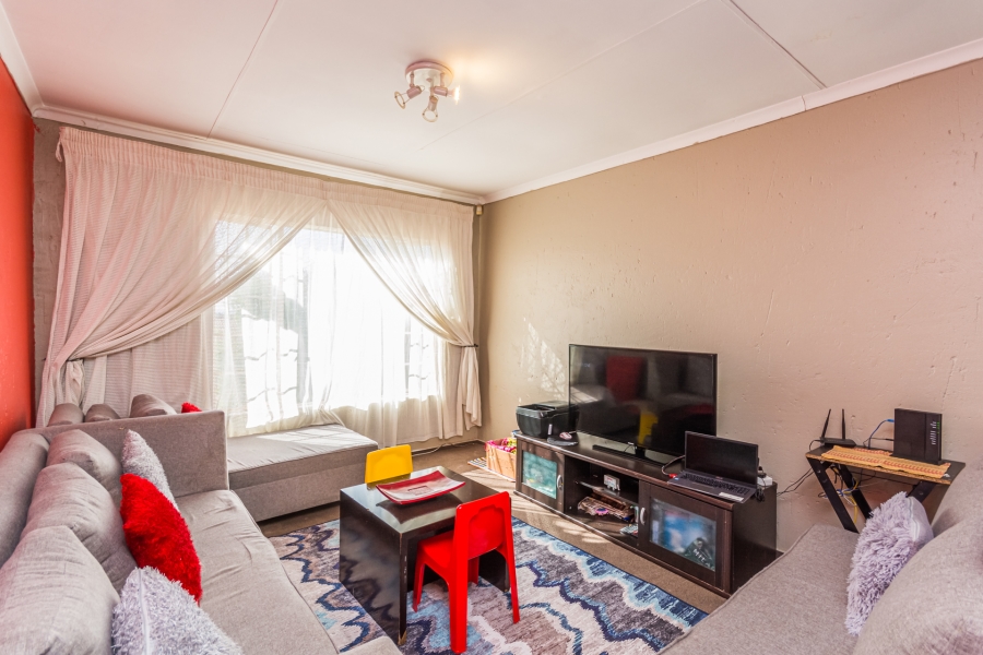 2 Bedroom Property for Sale in Heuwelsig Estate Gauteng