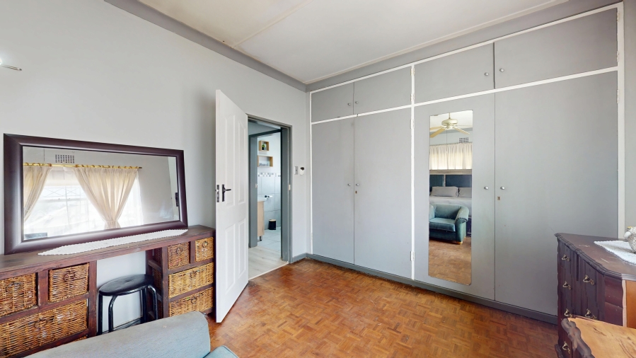 6 Bedroom Property for Sale in Comet Gauteng