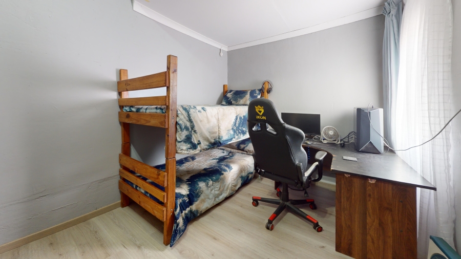 6 Bedroom Property for Sale in Comet Gauteng
