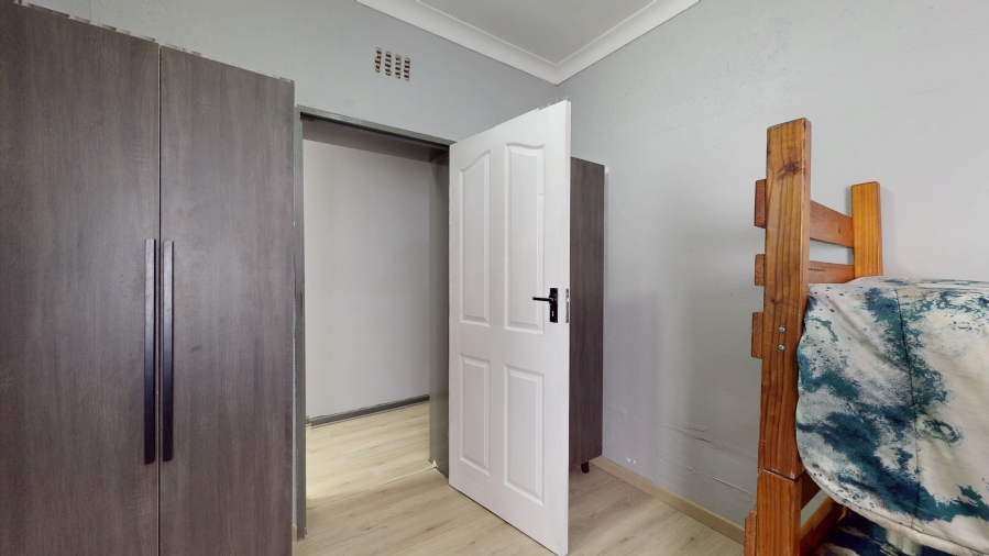 6 Bedroom Property for Sale in Comet Gauteng