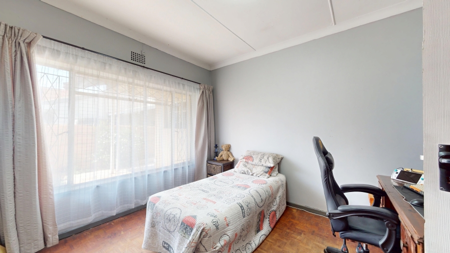 6 Bedroom Property for Sale in Comet Gauteng
