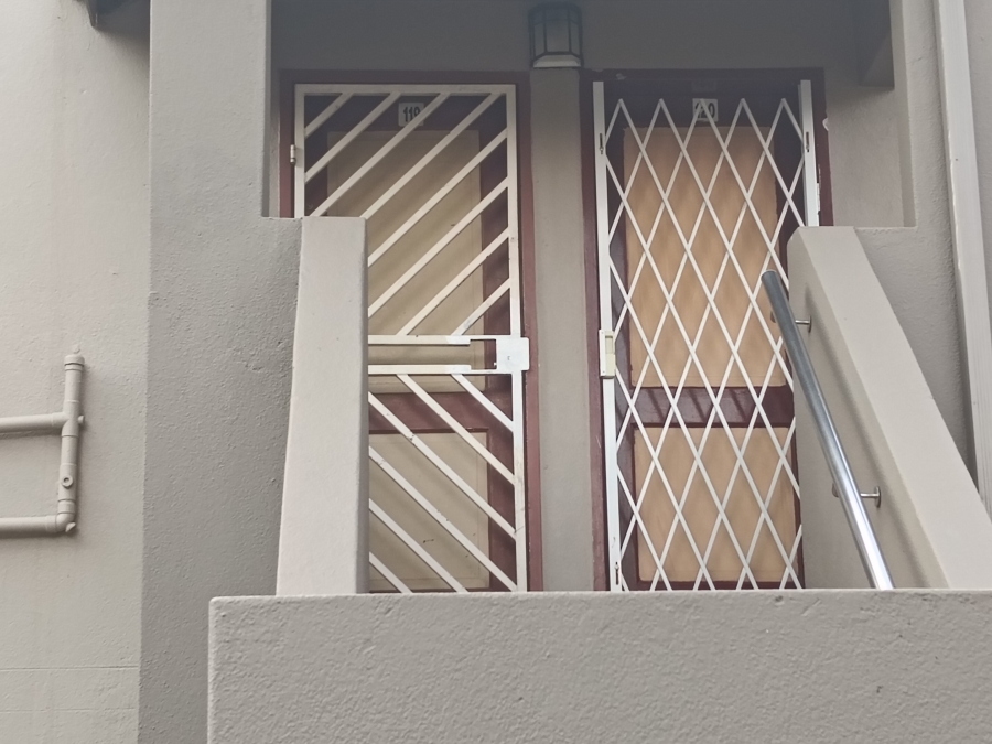 2 Bedroom Property for Sale in Lakefield Gauteng
