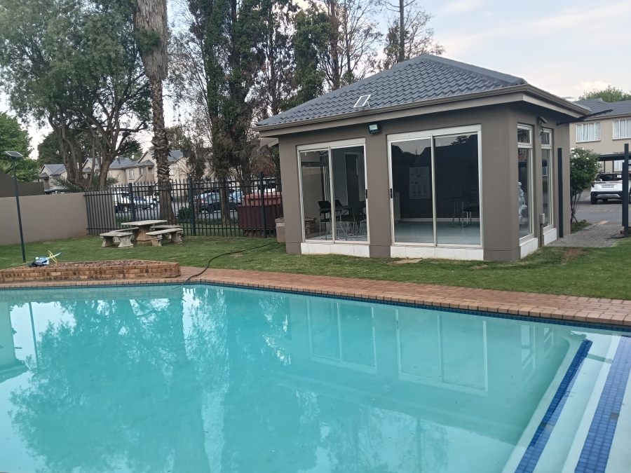 2 Bedroom Property for Sale in Lakefield Gauteng