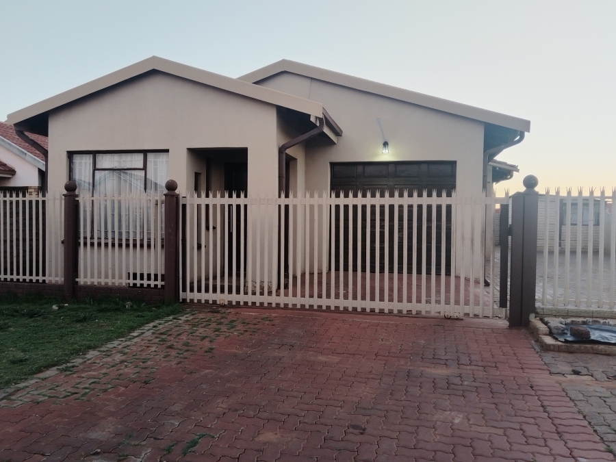 3 Bedroom Property for Sale in Sebokeng Zone 14 Gauteng