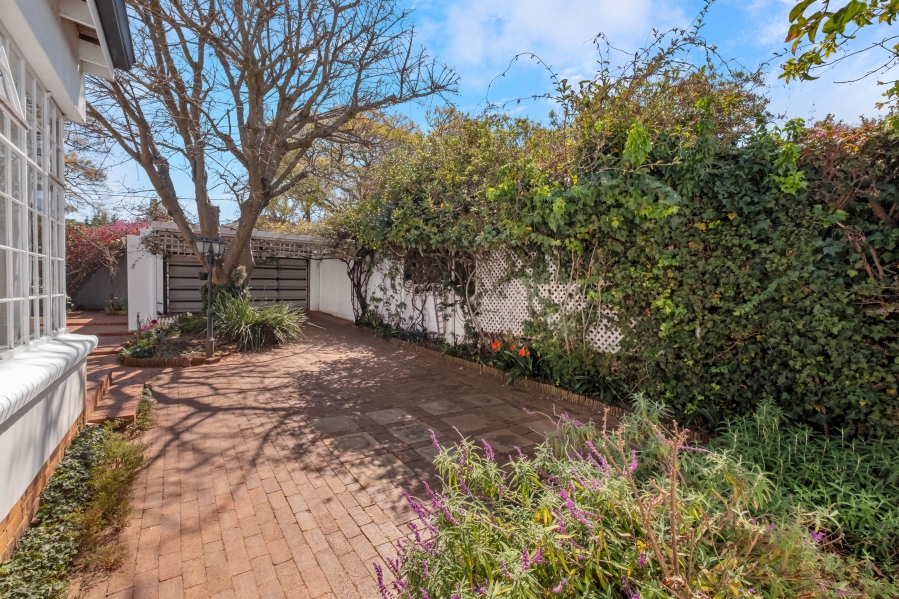 3 Bedroom Property for Sale in Linden Gauteng