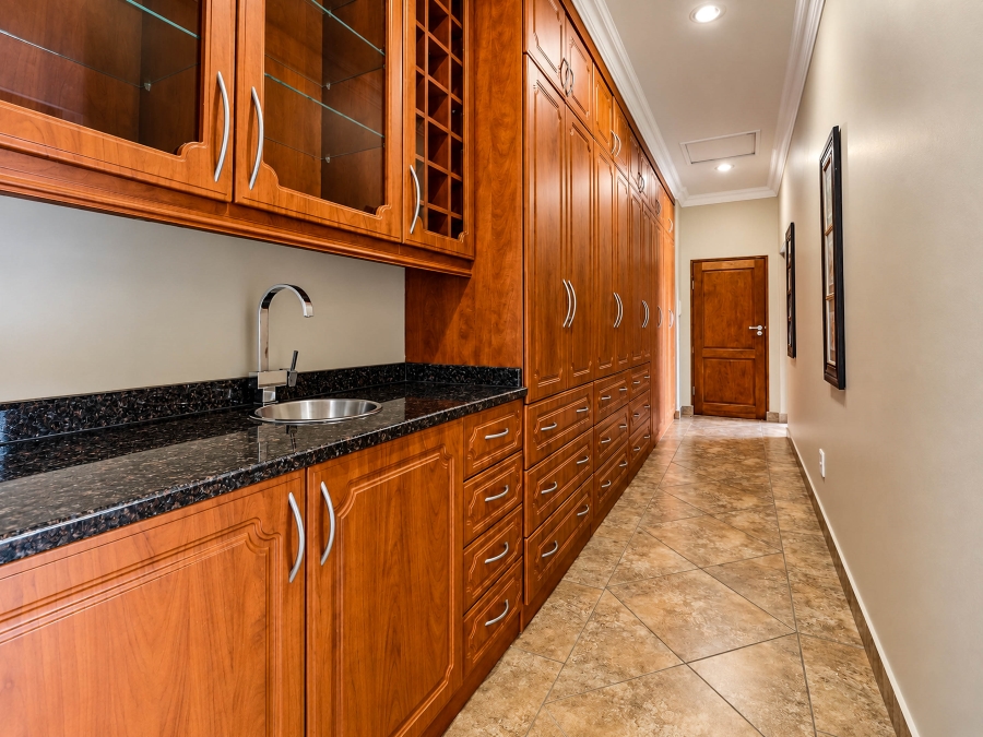 5 Bedroom Property for Sale in Midstream Estate Gauteng