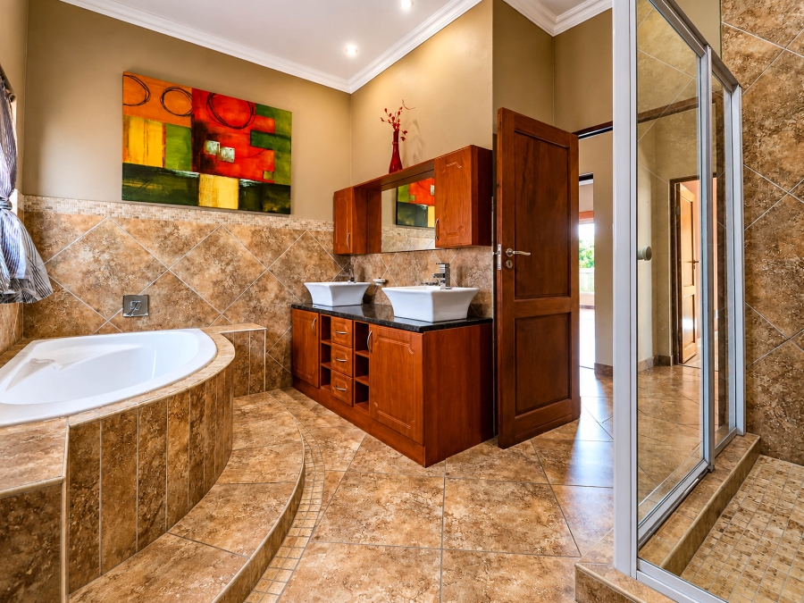 5 Bedroom Property for Sale in Midstream Estate Gauteng