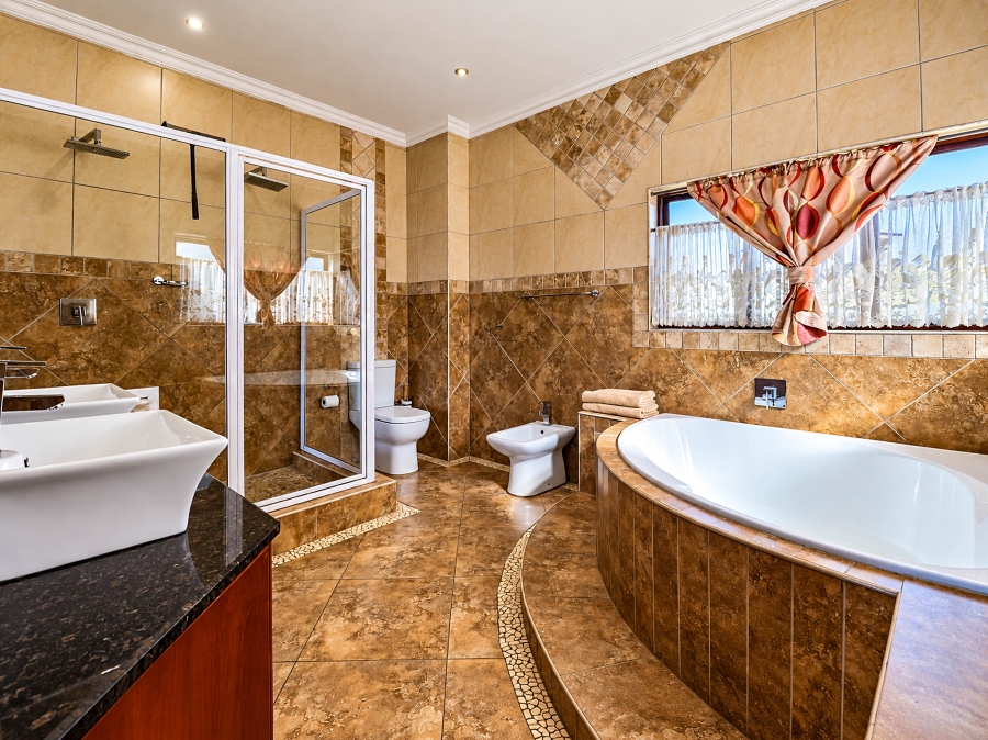 5 Bedroom Property for Sale in Midstream Estate Gauteng