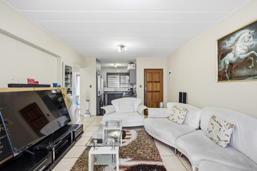 2 Bedroom Property for Sale in Maroeladal Gauteng