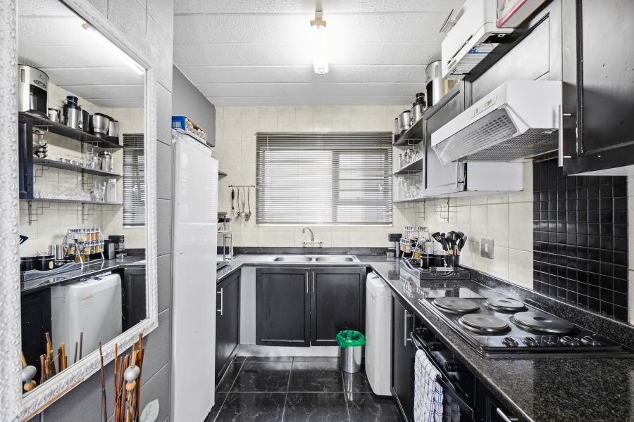 2 Bedroom Property for Sale in Maroeladal Gauteng