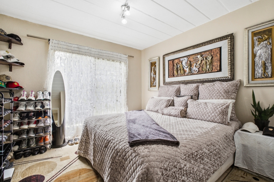 2 Bedroom Property for Sale in Maroeladal Gauteng