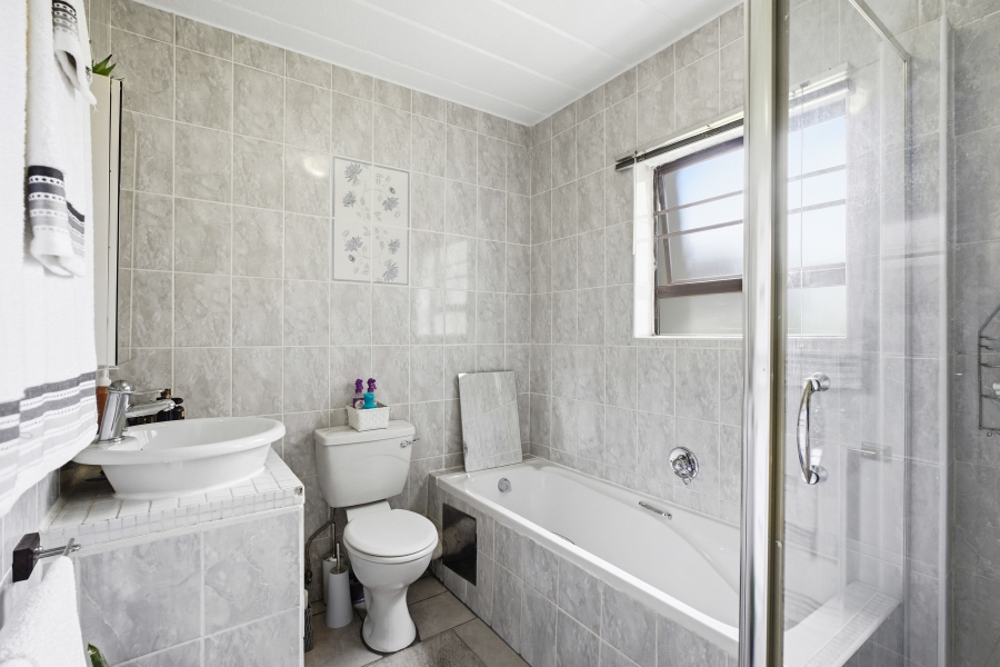 2 Bedroom Property for Sale in Maroeladal Gauteng