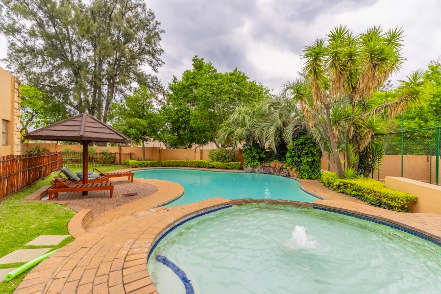 1 Bedroom Property for Sale in Douglasdale Gauteng