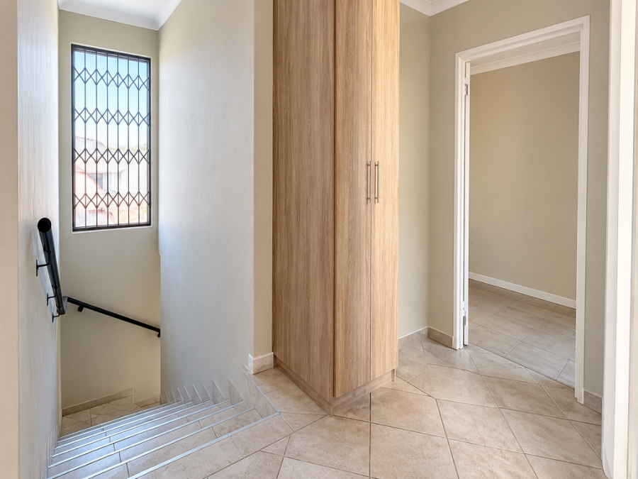 3 Bedroom Property for Sale in Albertsdal Gauteng