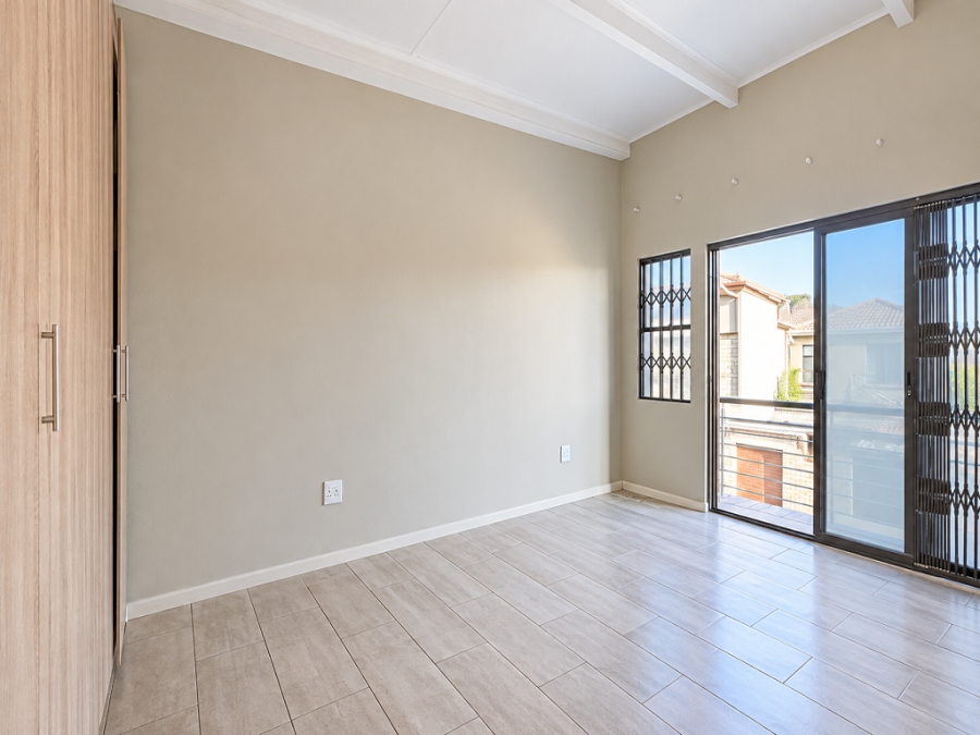 3 Bedroom Property for Sale in Albertsdal Gauteng