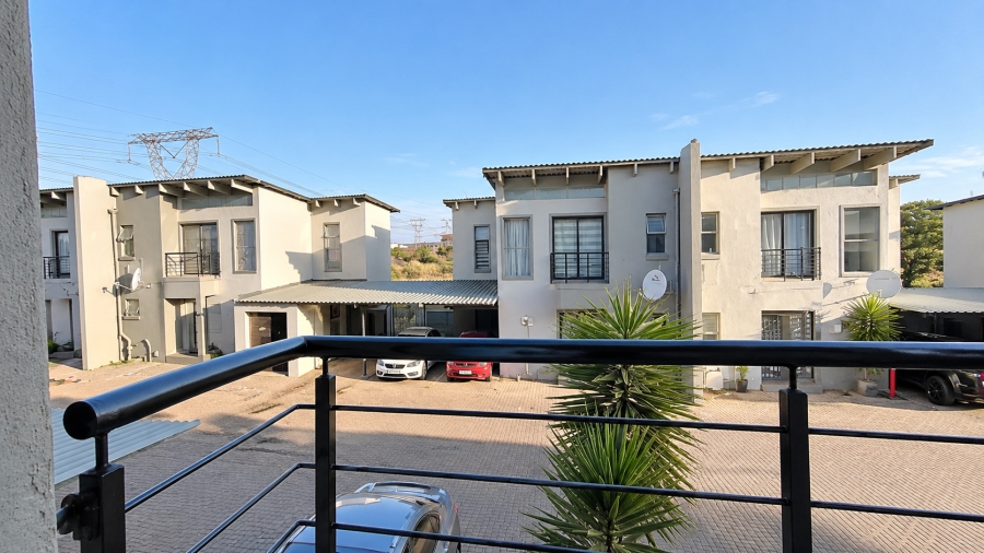 3 Bedroom Property for Sale in Albertsdal Gauteng