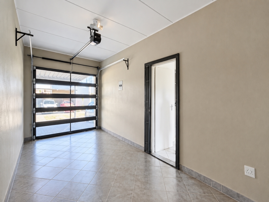3 Bedroom Property for Sale in Albertsdal Gauteng