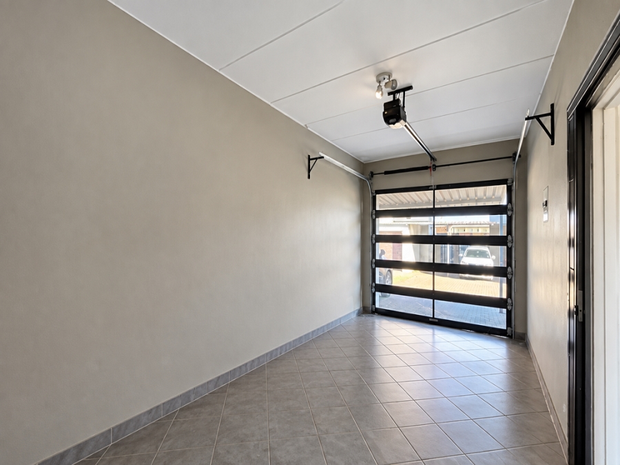 3 Bedroom Property for Sale in Albertsdal Gauteng