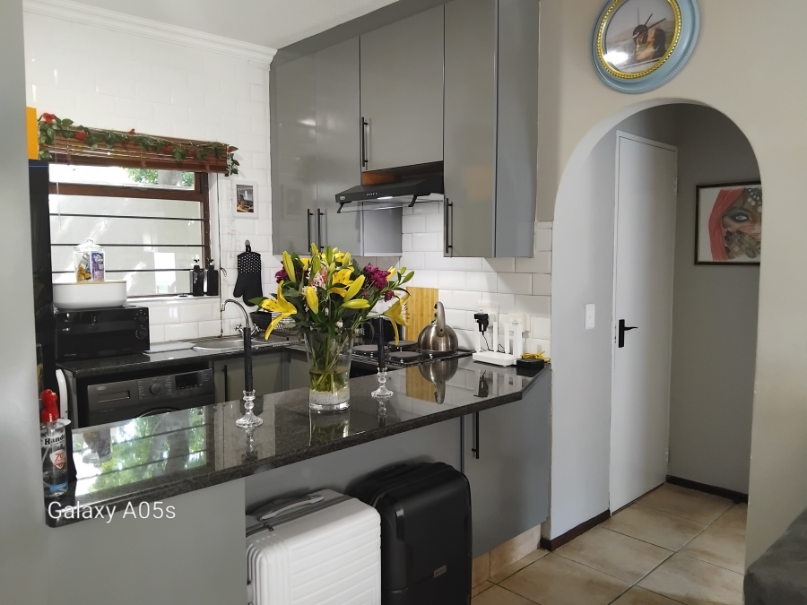 1 Bedroom Property for Sale in Lonehill Gauteng