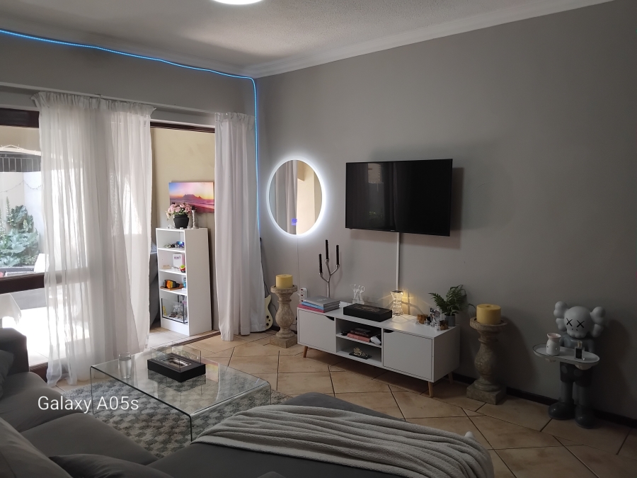 1 Bedroom Property for Sale in Lonehill Gauteng