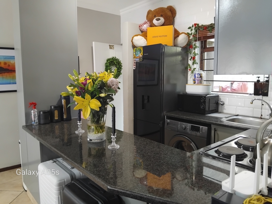 1 Bedroom Property for Sale in Lonehill Gauteng