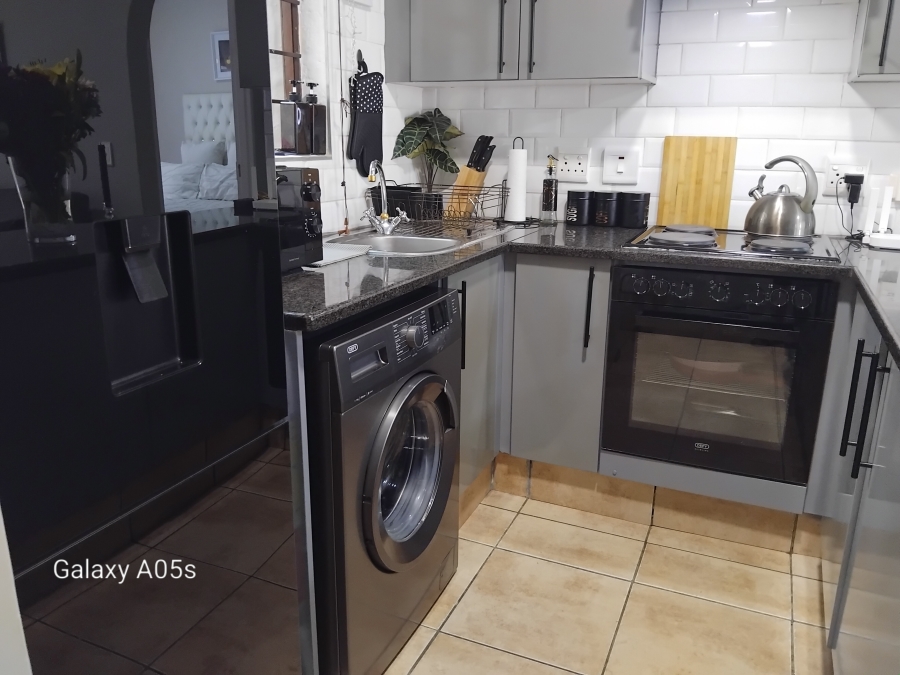 1 Bedroom Property for Sale in Lonehill Gauteng