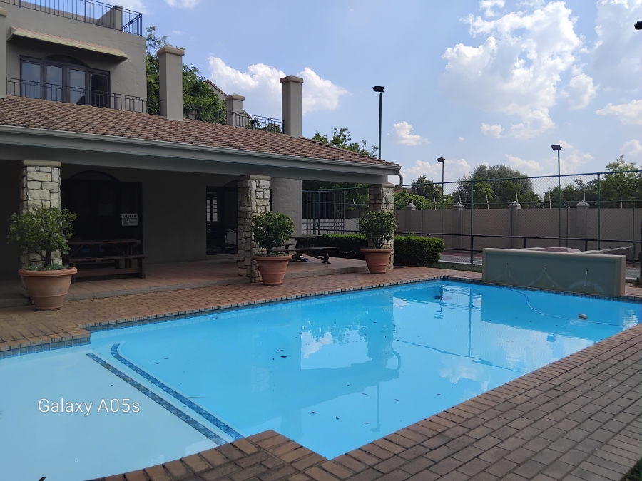 1 Bedroom Property for Sale in Lonehill Gauteng