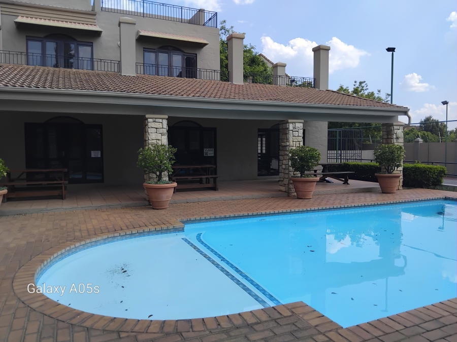 1 Bedroom Property for Sale in Lonehill Gauteng