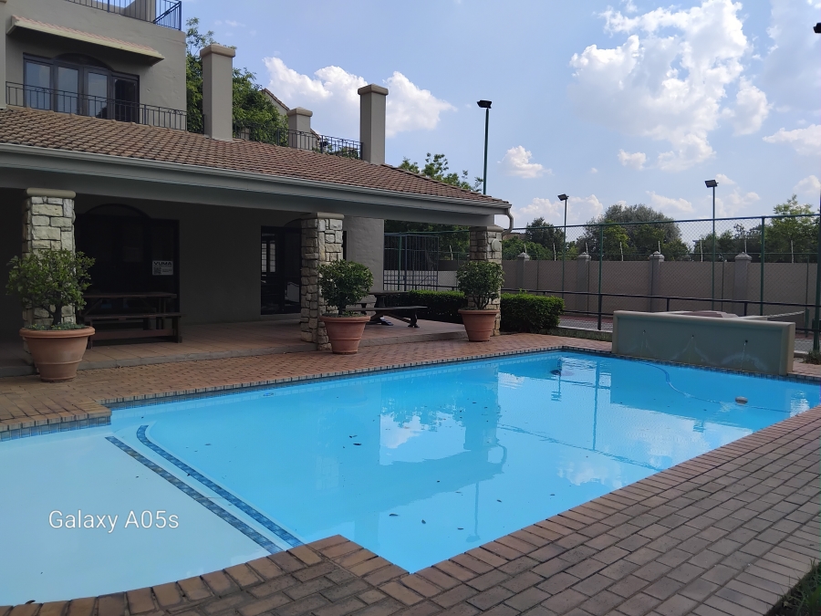 1 Bedroom Property for Sale in Lonehill Gauteng