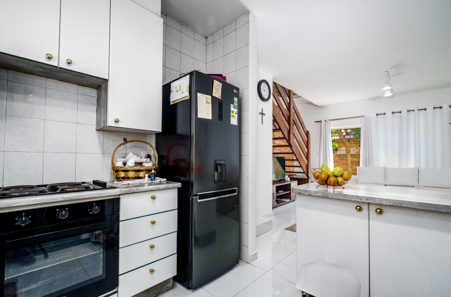 4 Bedroom Property for Sale in Bromhof Gauteng