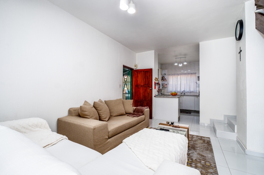 4 Bedroom Property for Sale in Bromhof Gauteng