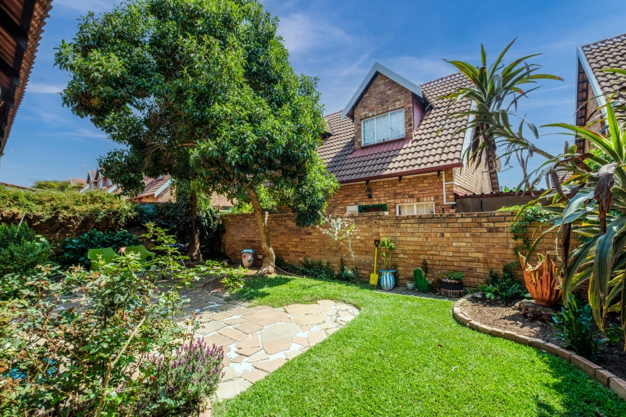 4 Bedroom Property for Sale in Bromhof Gauteng