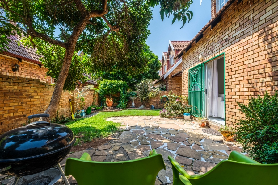4 Bedroom Property for Sale in Bromhof Gauteng