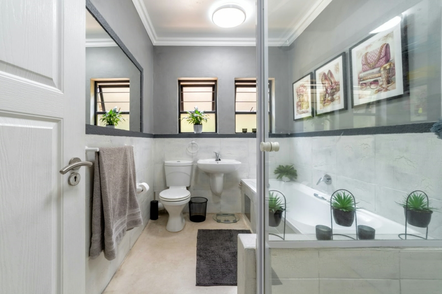 To Let 2 Bedroom Property for Rent in Craighall Gauteng