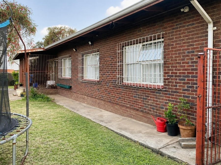 4 Bedroom Property for Sale in Vanderbijlpark CE 3 Gauteng