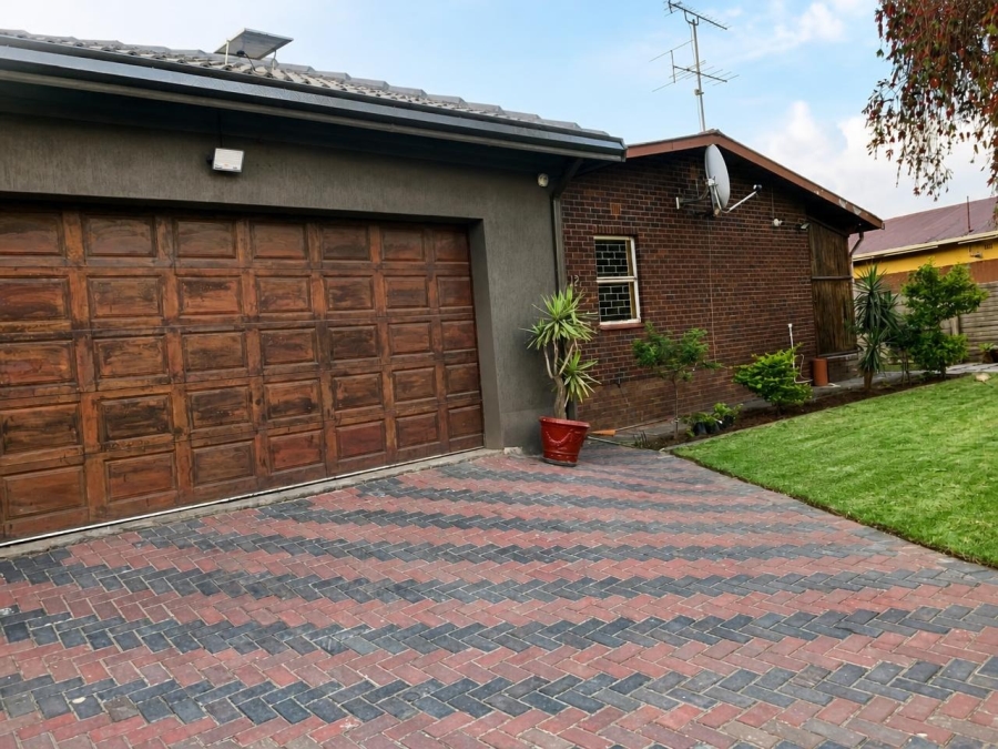 4 Bedroom Property for Sale in Vanderbijlpark CE 3 Gauteng