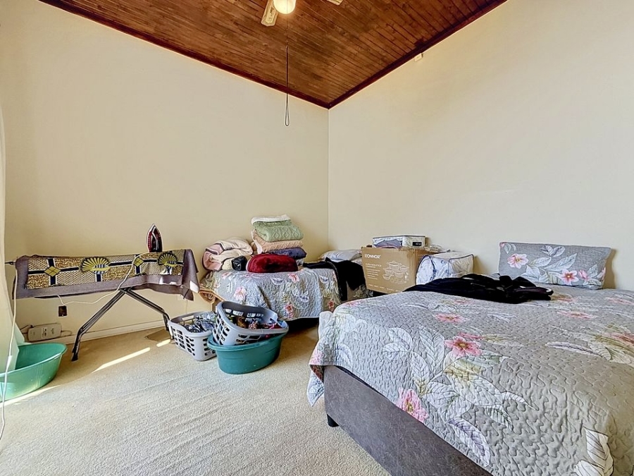5 Bedroom Property for Sale in Waterkloof Park Gauteng