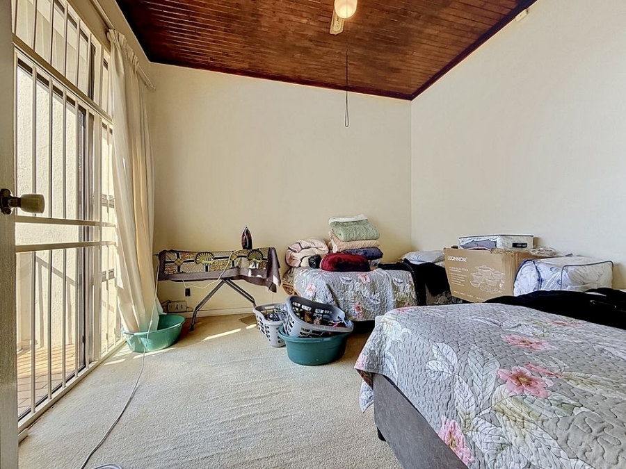 5 Bedroom Property for Sale in Waterkloof Park Gauteng