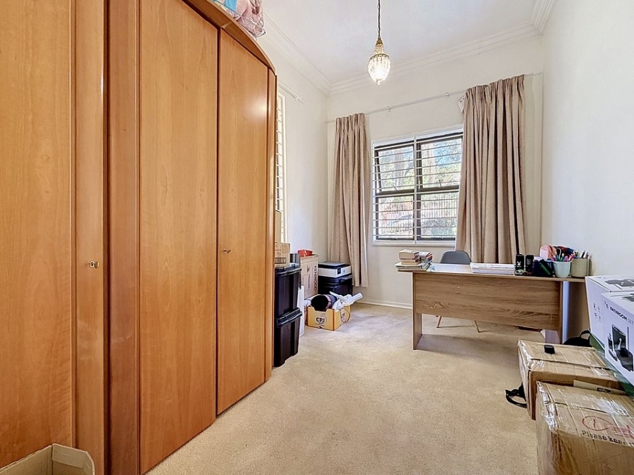 5 Bedroom Property for Sale in Waterkloof Park Gauteng