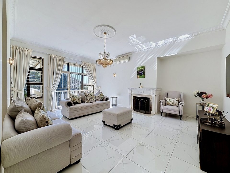 5 Bedroom Property for Sale in Waterkloof Park Gauteng