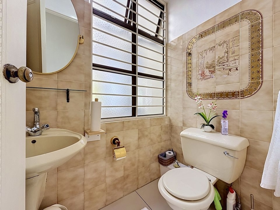 5 Bedroom Property for Sale in Waterkloof Park Gauteng