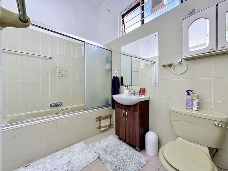 5 Bedroom Property for Sale in Waterkloof Park Gauteng