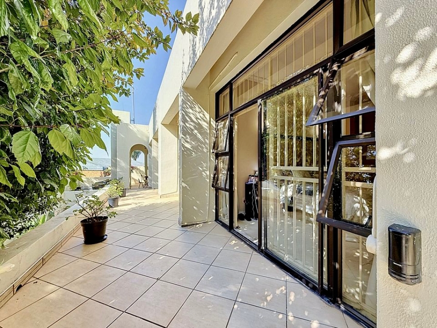 5 Bedroom Property for Sale in Waterkloof Park Gauteng