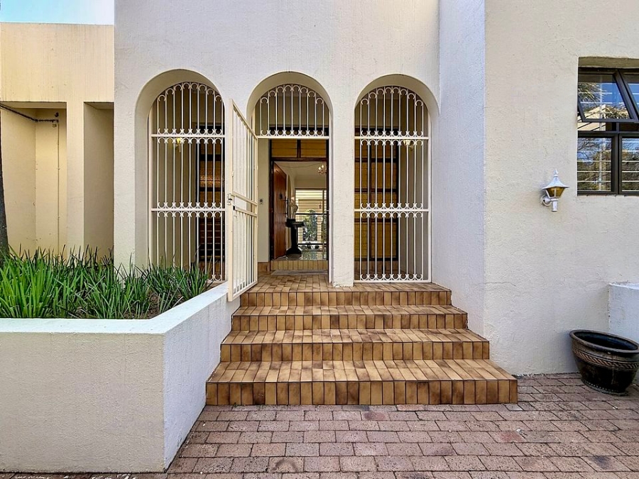 5 Bedroom Property for Sale in Waterkloof Park Gauteng