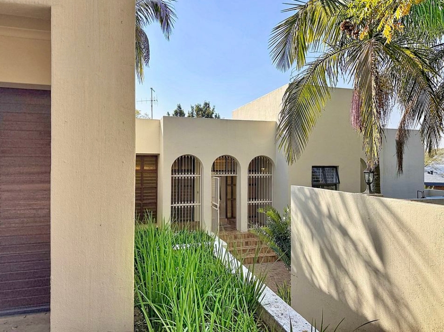 5 Bedroom Property for Sale in Waterkloof Park Gauteng